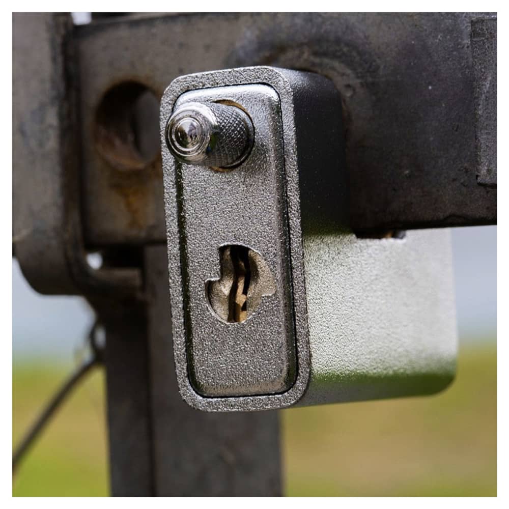 Armoured Shutter Lock - 80mm Body - 15 x 30mm Shackle - Keyed Alike Key 1 - Silver