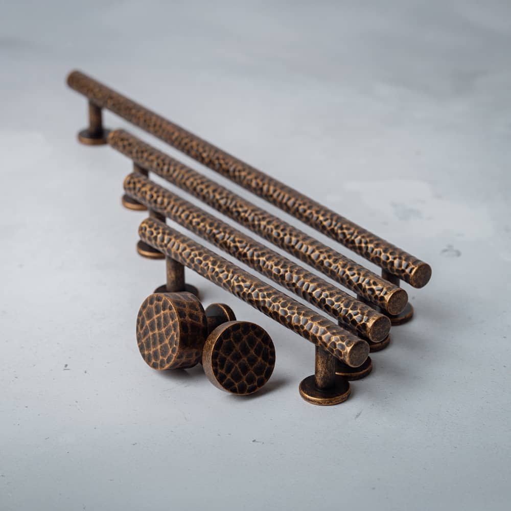 Hampstead Kendal 10.5mm Hammered T-Bar Cabinet Pull Handle - 224mm Centres - Antique Brass