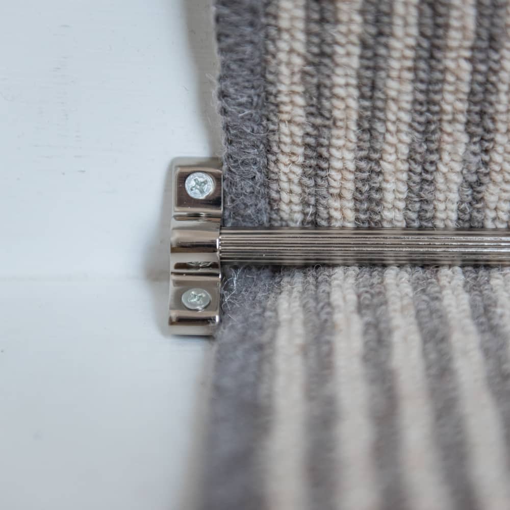 Altro Lines Stair Rod with Plain Finials - 900mm Length - Polished Nickel