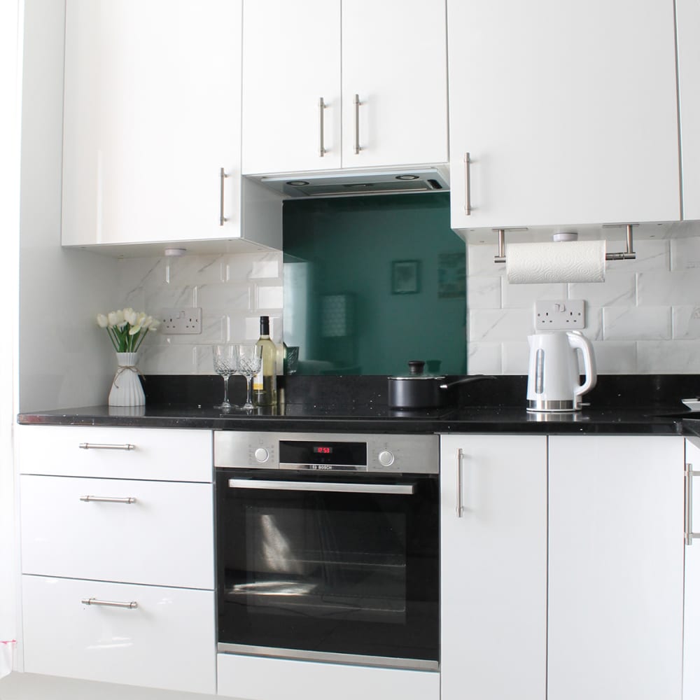 Altro Aluminium Kitchen Splashback - 600 x 750mm - Gloss Green