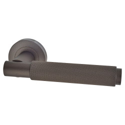 Serozzetta by Carlisle Brass Matt Bronze Knurled Door Handles on Round Rose - Varese Range