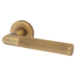 Serozzetta by Carlisle Brass Antique Brass Lines Door Handles on Round Rose - Trend Range
