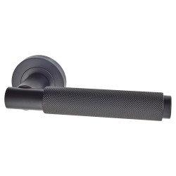 Serozzetta by Carlisle Brass Matt Black Knurled Door Handles on Round Rose - Varese Range