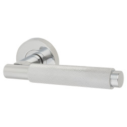 Jigtech Polished Chrome Knurled Door Handles on Round Rose - Textura Range