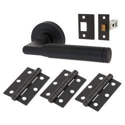 Serozzetta by Carlisle Brass Matt Black Latch Door Handles on Rose Ultimate Door Pack - Belas Rage