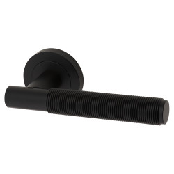 Altro Matt Black Reeded Door Handles on Round Rose - Lily Range