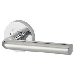 Jigtech Polished Chrome Door Handles on Round Rose - Riva Range