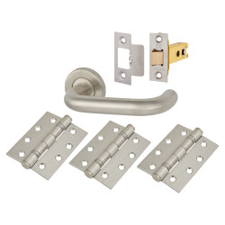 Altro Satin Stainless Steel 19mm Return to Door Latch Door Handles on Rose Pack