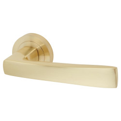 Altro Satin Brass Door Handles on Round Rose - Ivy Range