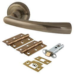 Altro Rochester Latch Door Handles on Rose Pack - Antique Brass