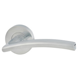 Jigtech Satin Chrome Door Handles on Round Rose - Sabre Range