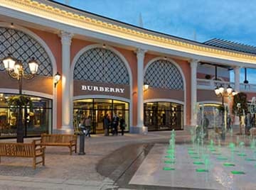 такси в аутлет кастель романо на шоппинг