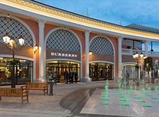 такси в аутлет кастель романо на шоппинг