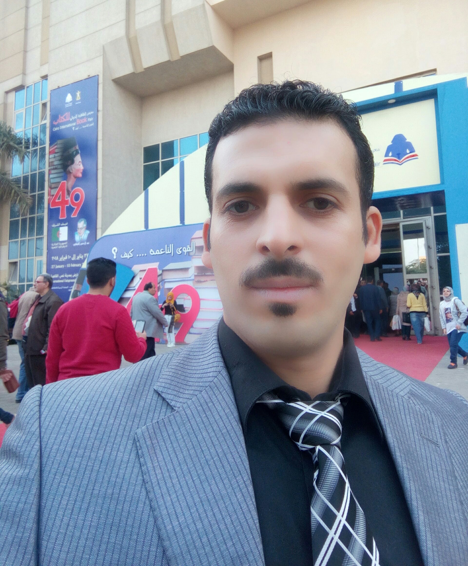 الكاتب محمود زيدان
