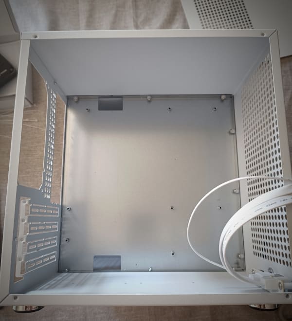 The room of the Sagittarius 8-bay NAS Case