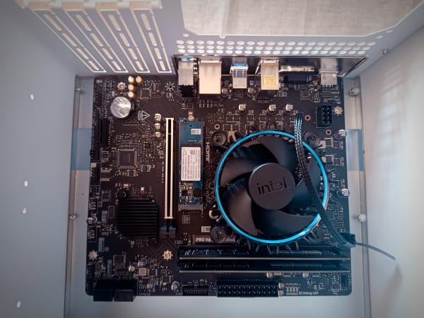 Fitting the matx mobo in the Sagittarius 8-bay NAS Case