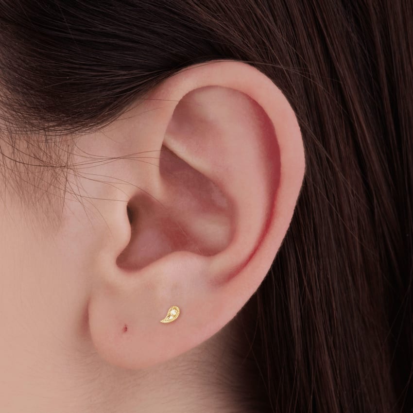 Diamond Paisley Stud Earring Yellow Gold 5mm Right