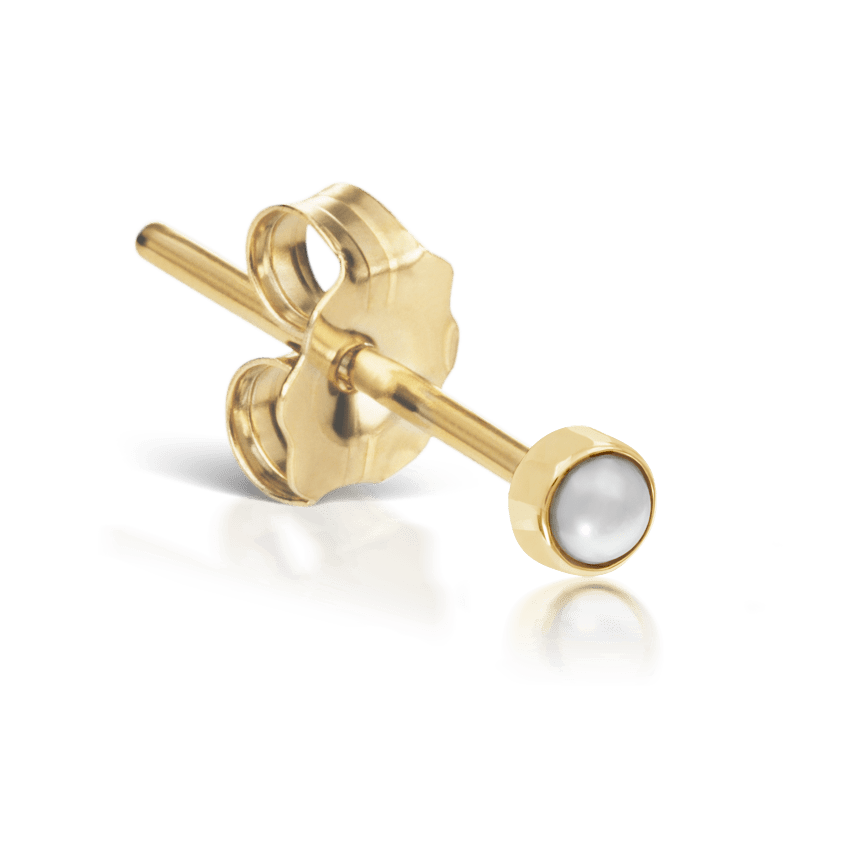 Natural Pearl Stud Earring Yellow Gold 2mm
