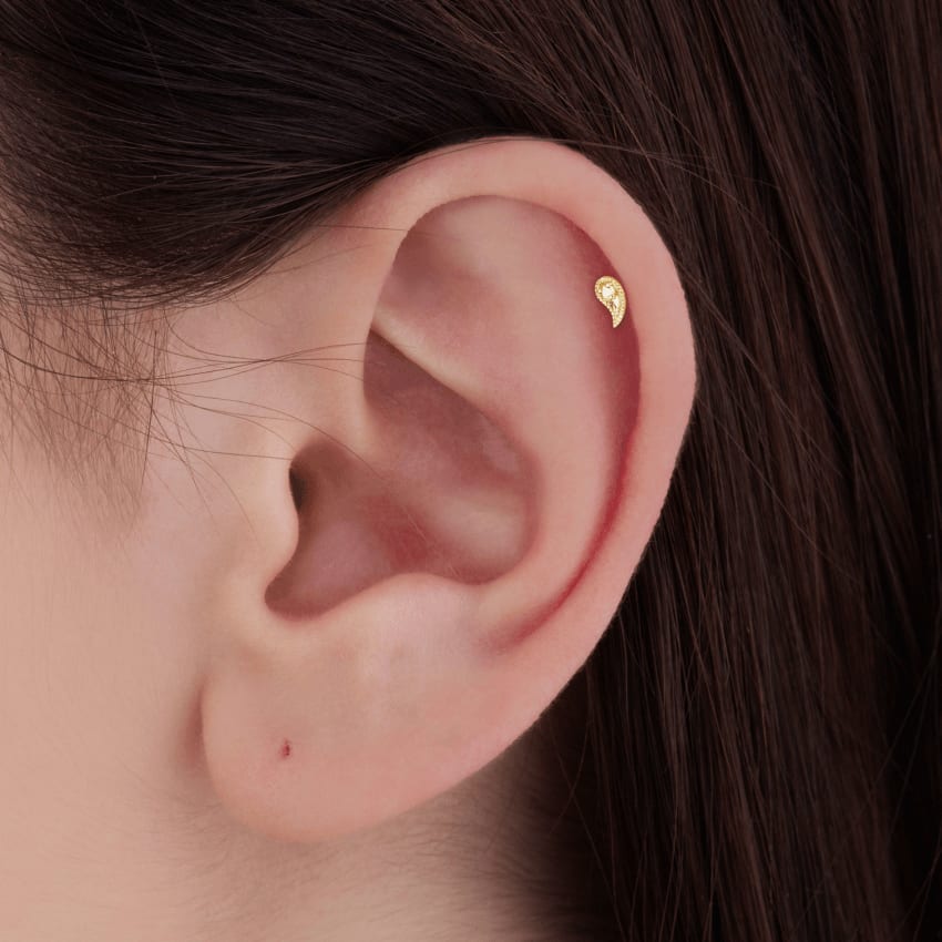 Diamond Paisley Threaded Stud Earring Yellow Gold 5mm Right