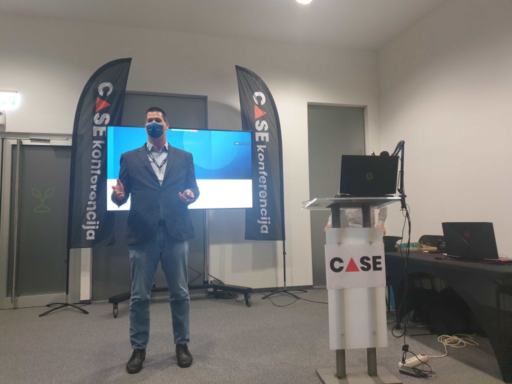 Mario Mucalo talking about Blazor at CASE conference 2022