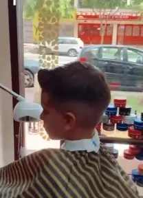 Corte niño y jubilado