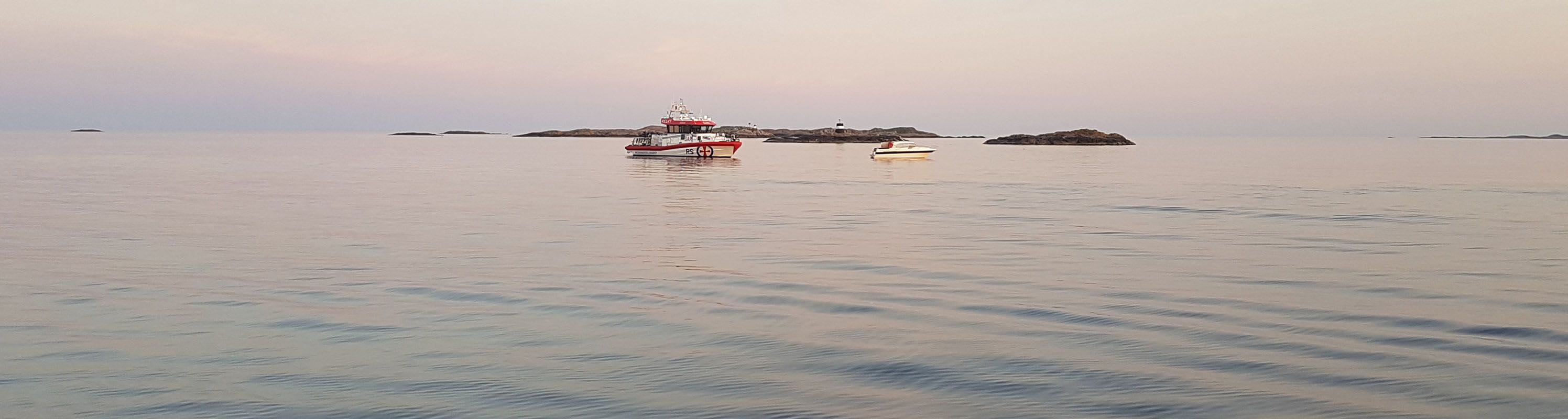 Det er viktig å tenke på sikkerhet når du ferdes på sjøen. Securmark Trygg Båt gir deg et tryggere båtliv. Ved hjelp av smart teknologi og sensorer passer den på deg og båten din.