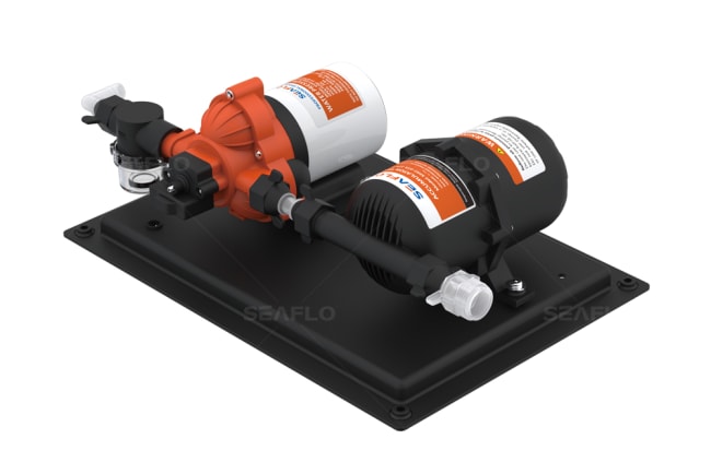 Seaflo Trykkvannspumpe 11,3 liter m/akkumulatortank