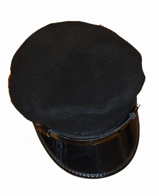 Skipslue sort med blank brem 222