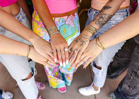 Stevi Hunt DBA Linked by Stevi