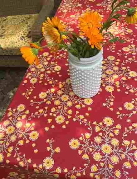 Our fabulous face masks are the most comfy anywhere. Reversible and fun. Non-coated "quilting cottons" with high thread count. Our fabulous face masks are the most comfy anywhere. Reversible and fun. Non-coated "quilting cottons" with high thread count.