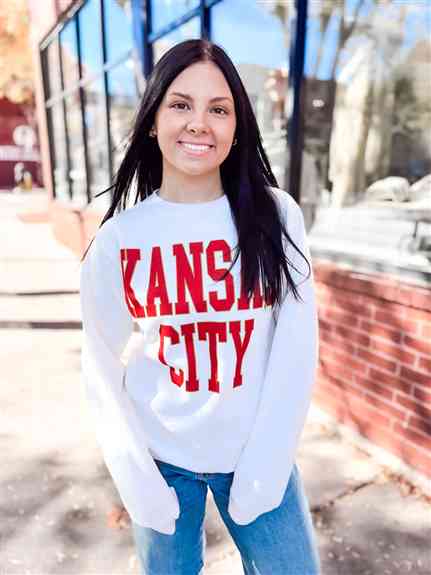 Gifts for the homebody! Cute graphic tees and sweatshirt + all the gifts for home!