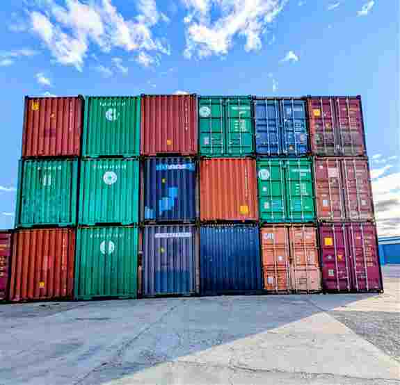 With our specialized container truck, your belongings will be secure during transport