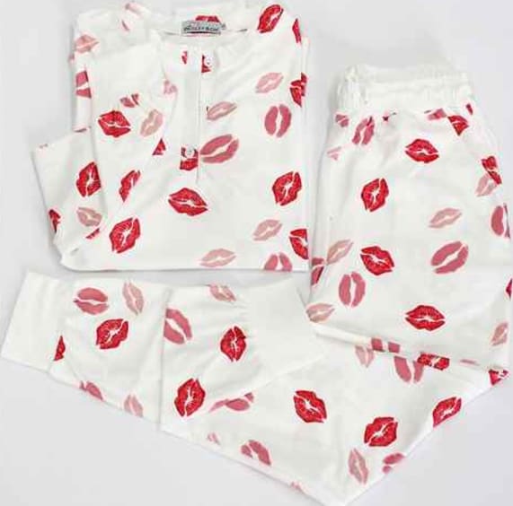 https://thepaisleybox.com/product/lip-print-kisses-pajama-set/