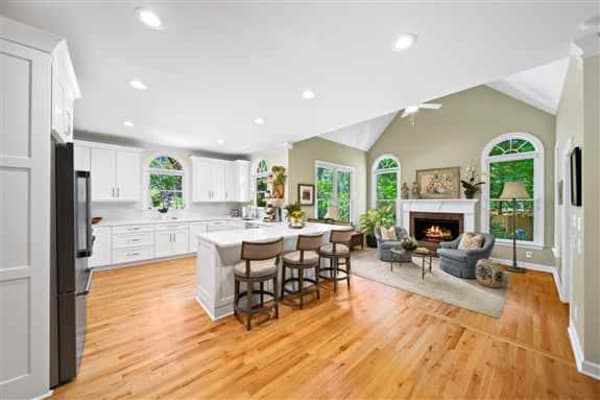 Shaker Style kitchen with dry bar and floating island. Shaker Style kitchen with dry bar and floating island.