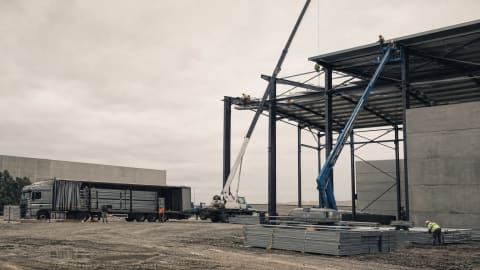U.S. warehouse construction jumped 18% in Q2 as data-center suppliers drive a new industrial build cycle