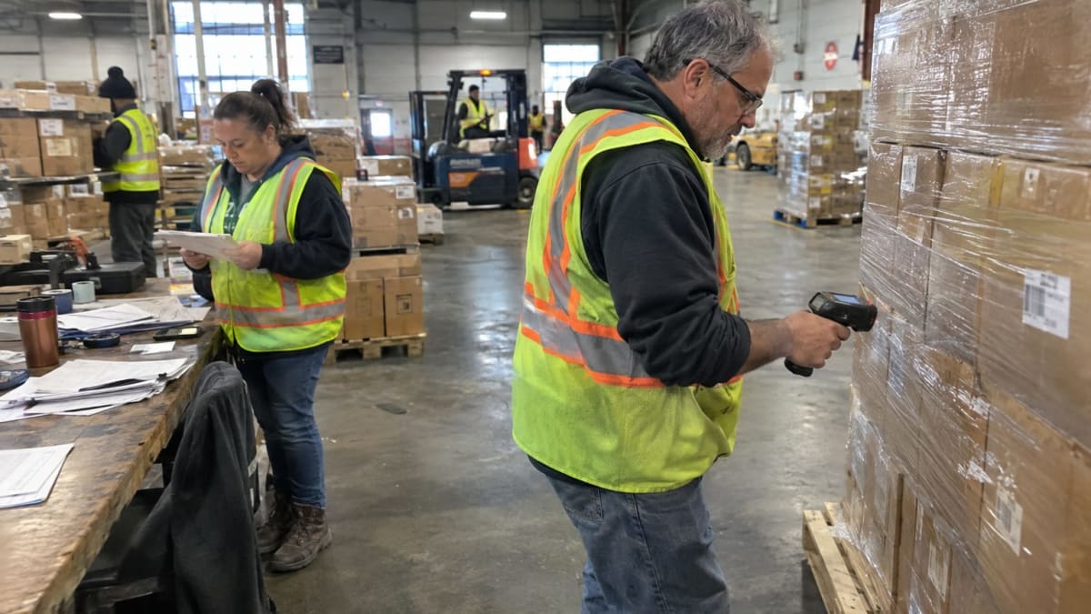 Supply chain teams with AI-ready staff report 71% AI project success, others 28%