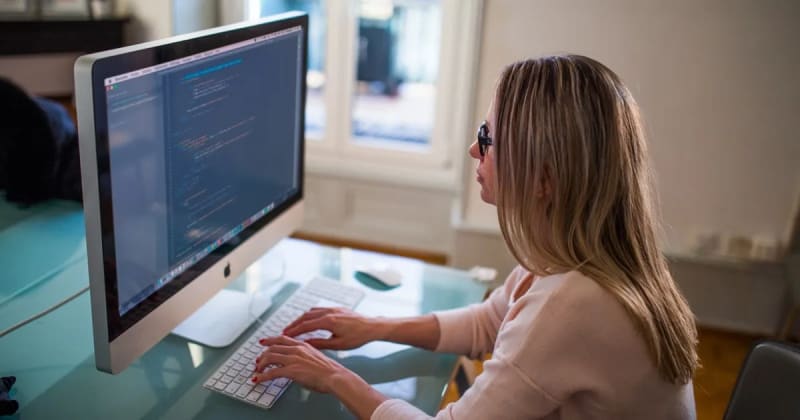 10 KEYS TO RUNNING THE ULTIMATE SALES KICKOFF