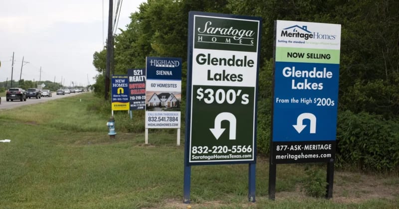 Should Mortgage Lenders Be Laying Off Their Pros in This Housing Market?