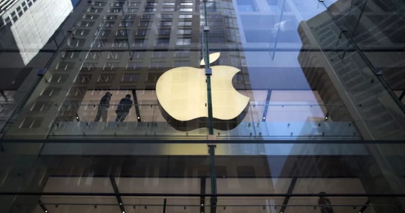 Apple Sales Miss Estimates on Sluggish Economy, Supply Snags