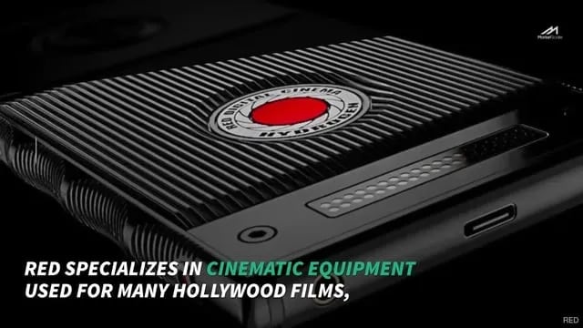 Watch: AT&T and Verizon Gear Up to Sell World’s First Holographic Phone