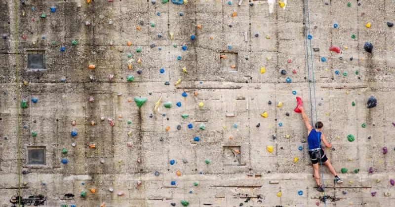 AGILE PLATFORMS EMPOWER DIGITAL COMMUNICATIONS