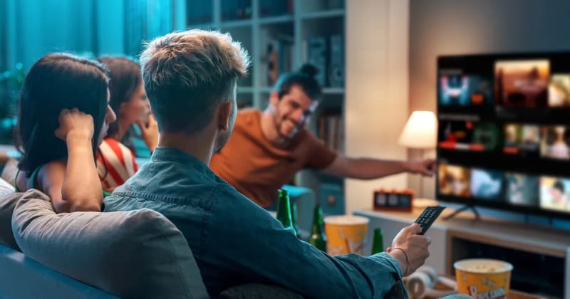 B2B Community Engagement Reinvented: Design Techniques Inspired by Online Learning and On-Demand Media Platforms