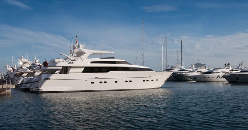 Composite Materials Keep Boats Riding High