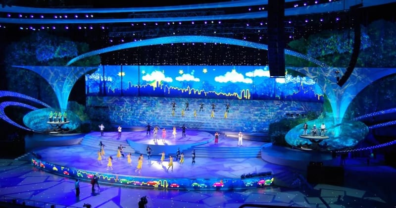 Digital Signage Trends in Outdoor Sports and Entertainment Venues
