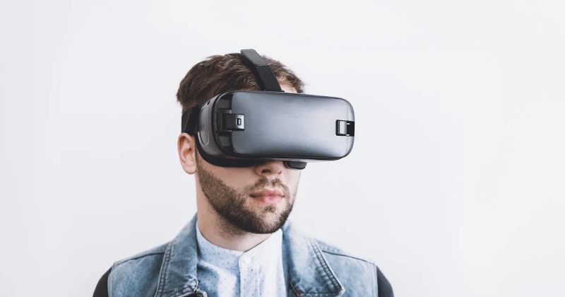 Emirates Airlines Roll Out Virtual Reality For Flight Seekers