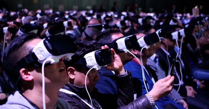 Listen: Fidelity Implements Virtual Reality Robot in Customer Service