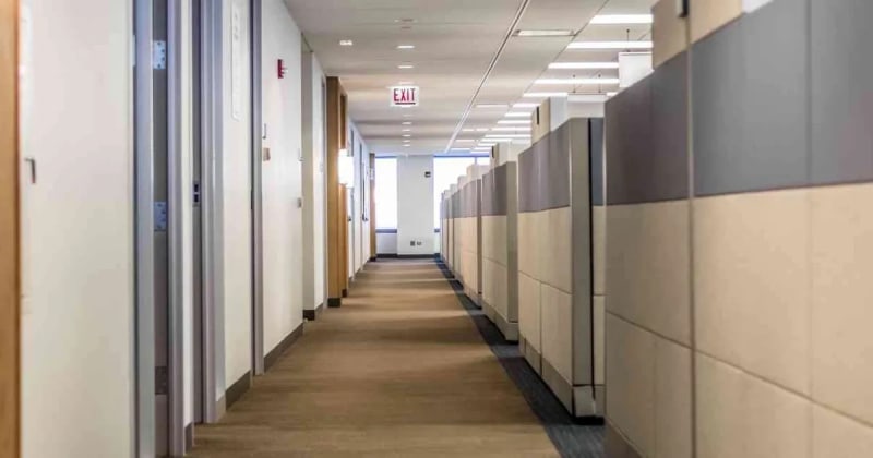 FLEXIBLE WORK ENVIRONMENTS SPELL THE END OF THE OFFICE DESK