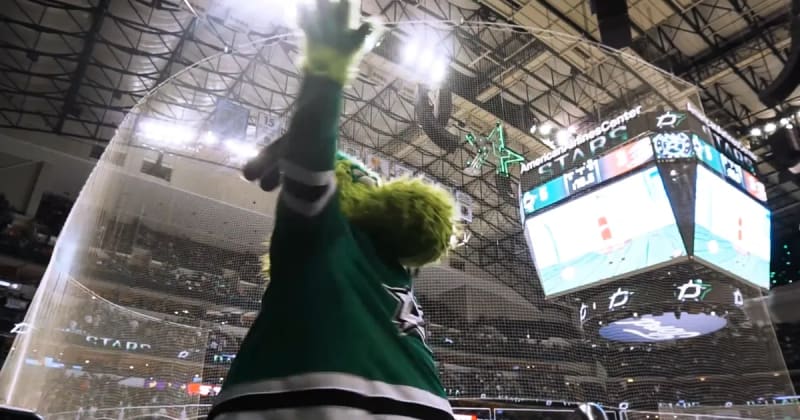 Behind the Screens with the Dallas Stars: How Grubes Gets Fans in the Groove