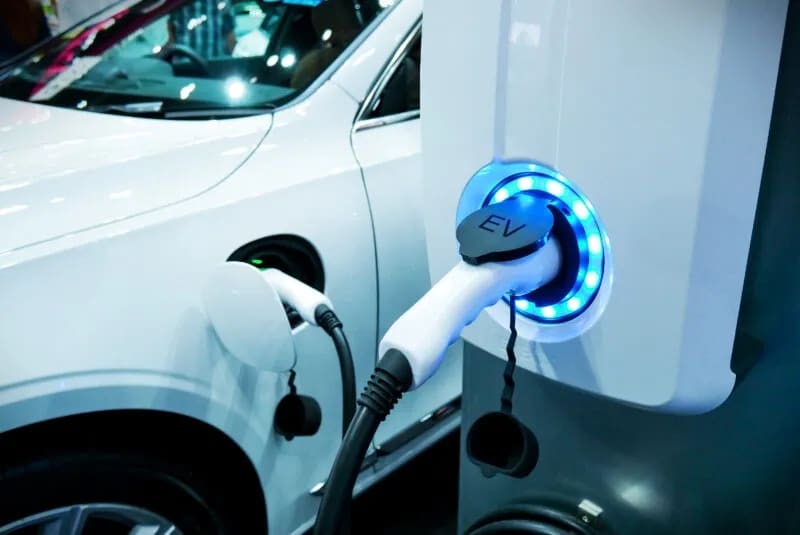 More Charging Stations Set to Hit US Roadways