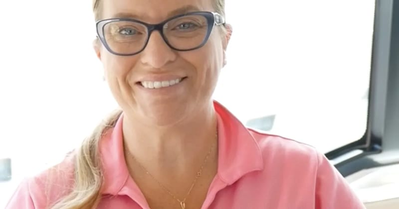 Fact or Fiction with Captain Kelly: Motor Yacht Captain Kelly Gordon Delves Into VHF Radio’s Line-of-Sight Challenges